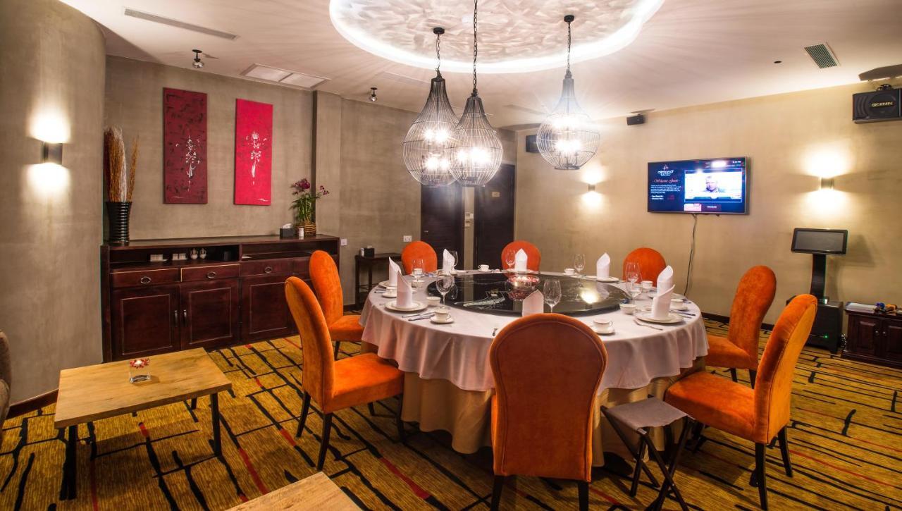 Almond Hotel Bassac River Phnom Penh Exterior foto