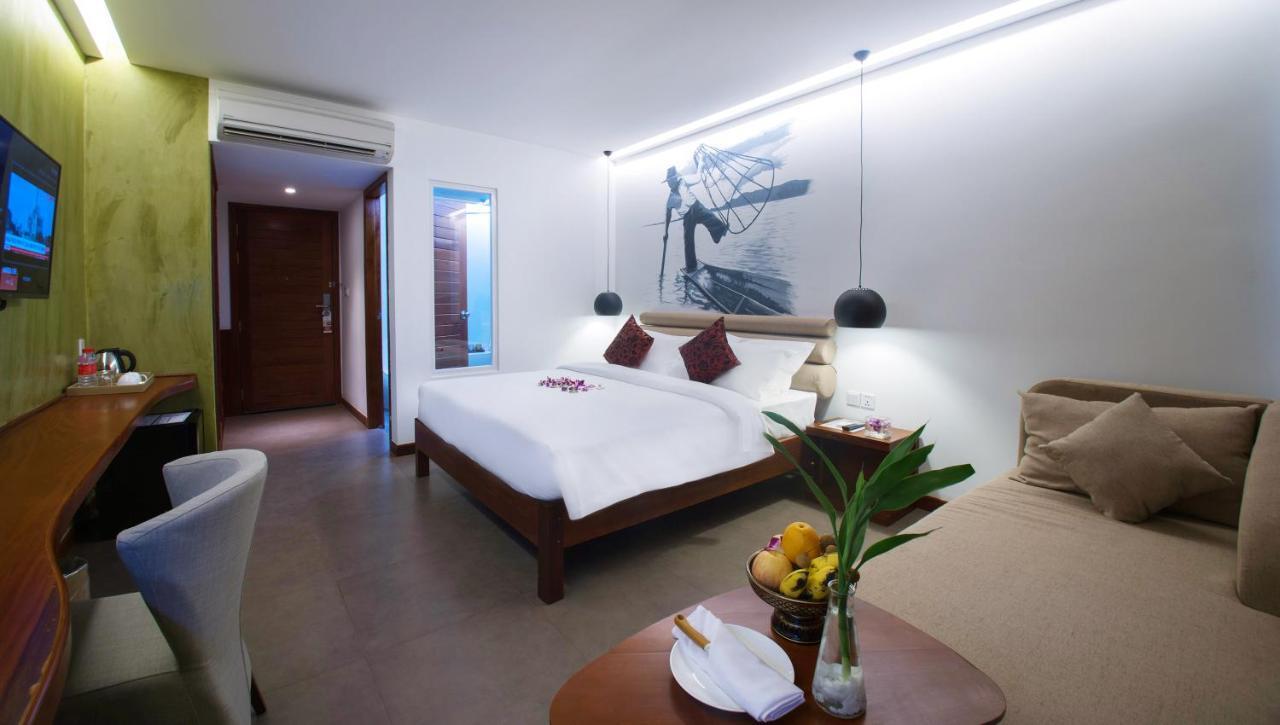 Almond Hotel Bassac River Phnom Penh Exterior foto